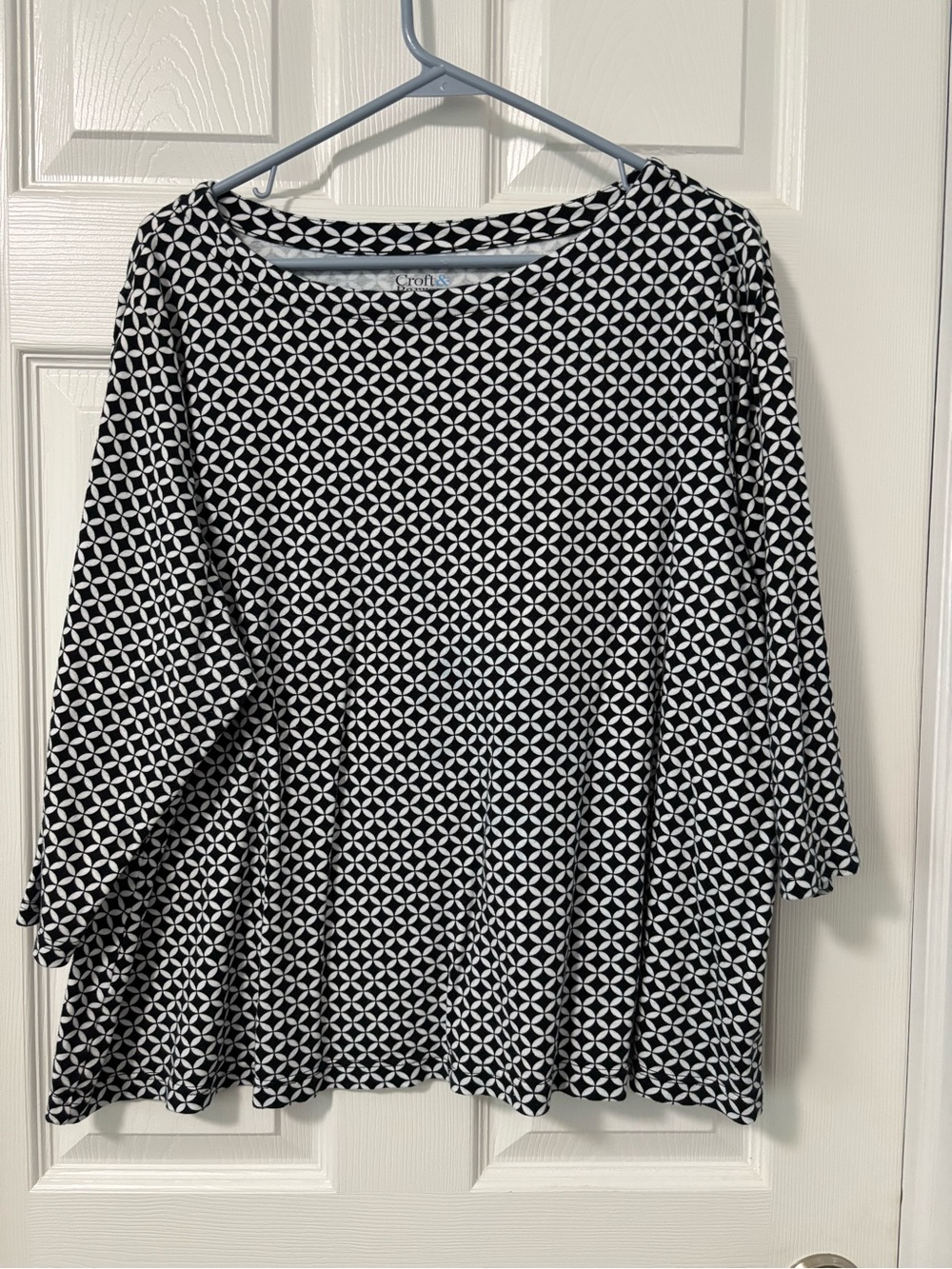 croft & barrow Black and White Geometric Scoop Neck Tunic